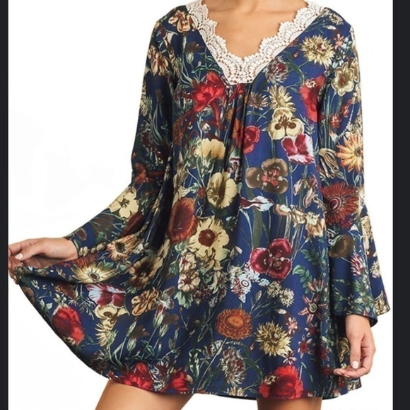 Umgee Dresses & Skirts - Umgee Navy Floral Bell Sleeve Dress